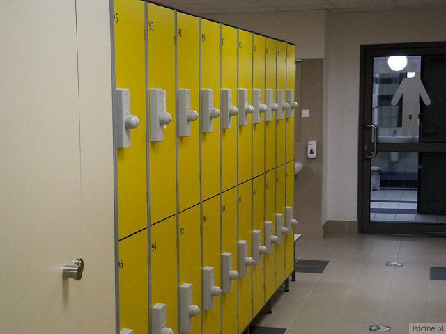 Szafki z automatycznymi zamkami