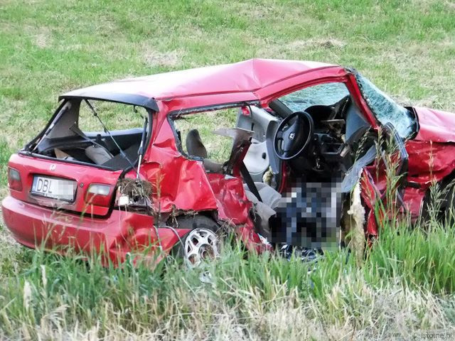 Kobieta i jej syn, podróżujący Hondą, zginęli na miejscu