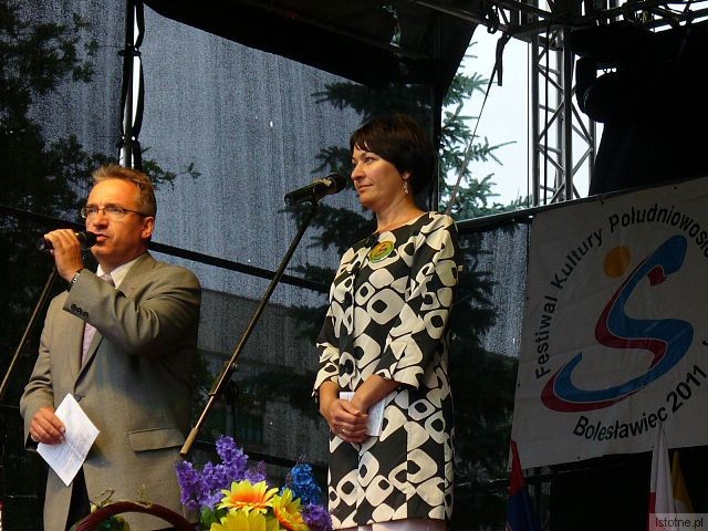 Prezydent Piotr Roman i Ewa Lijewska-Małachowska witali publiczność i gości XI Festiwalu Kultury Południowosłowiańskiej