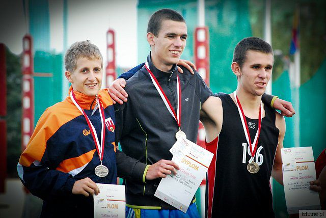 Pierwszy z lewej: Bartosz Wróbel