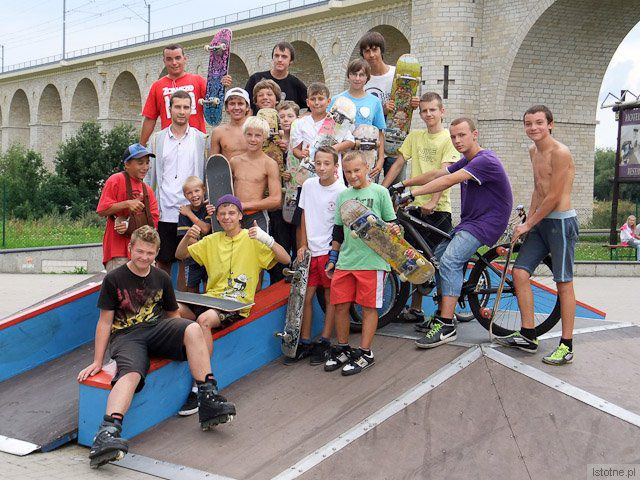 Młodzi bolesławianie liczą, że miasto w końcu zadba o skatepark