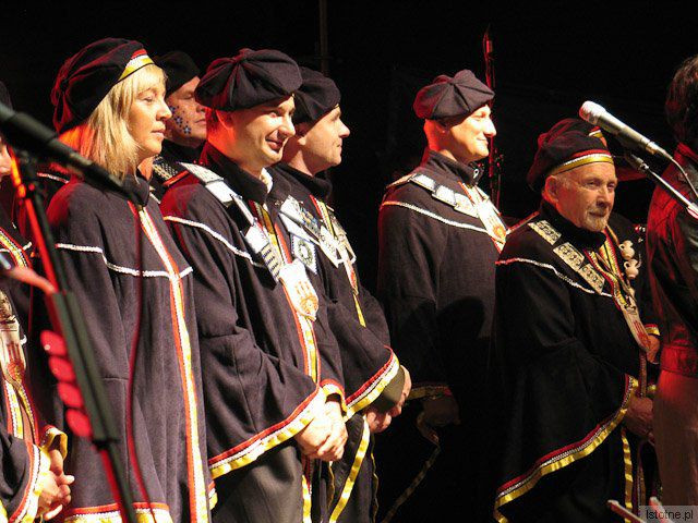 Bractwo ceramiczne na scenie