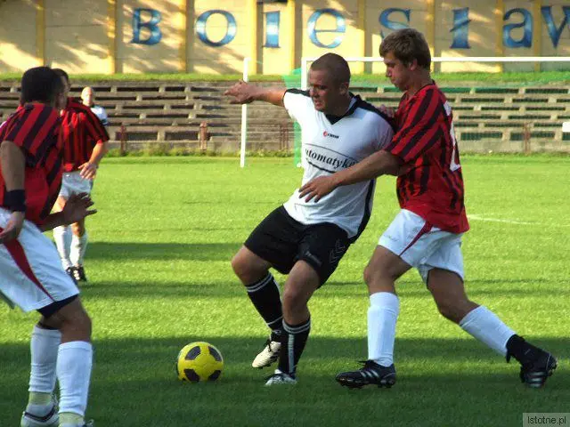 Przy piłce Wojciech Olszowiak