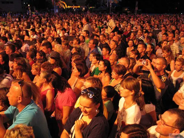 Publiczność na koncercie zespołu Sumptuastic