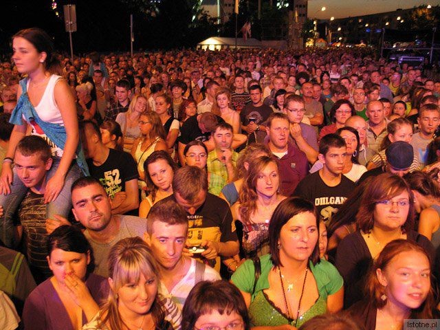 Publiczność na koncercie zespołu Sumptuastic