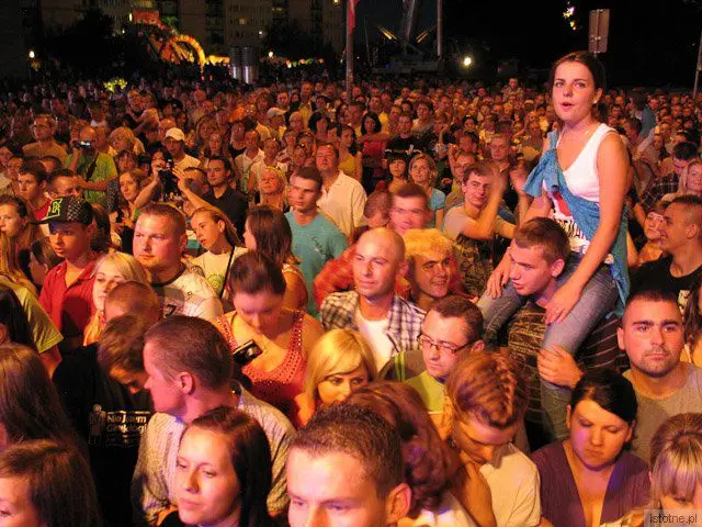 Publiczność na koncercie zespołu Sumptuastic