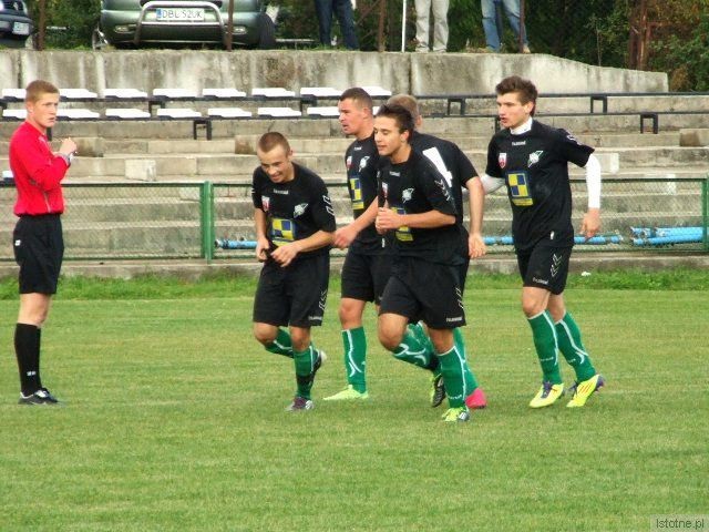 Radość piłkarzy BKS po zdobyciu drugiego gola