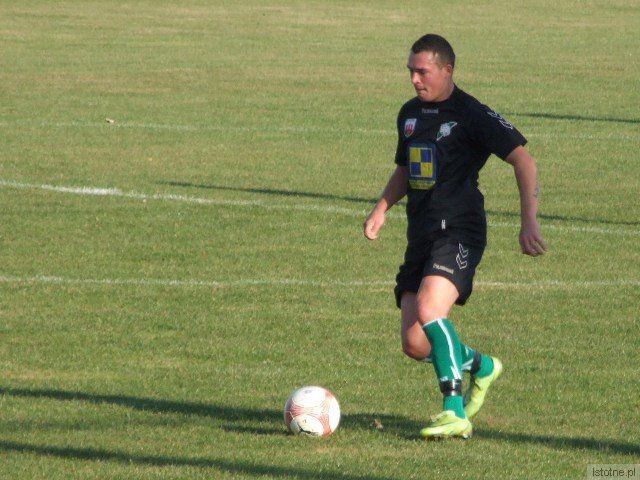 Przy piłce Łukasz Rudyk
