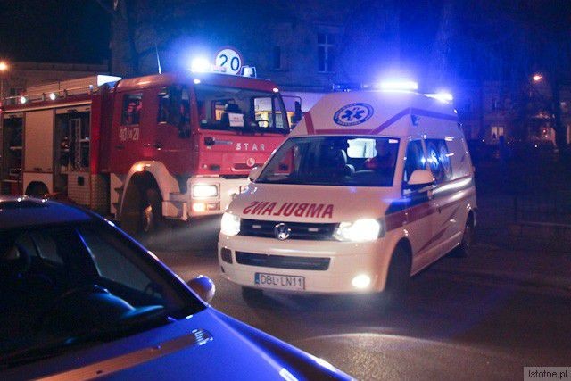 Na miejscu były dwa wozy straży pożarnej i karetka
