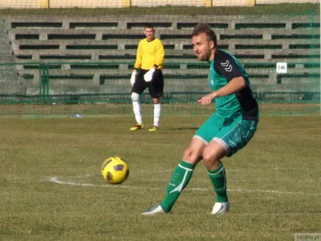 Przy piłce Mateusz Mucha