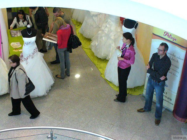 Zwiedzający bardzo dokładnie wypytywali o wszelkie szczegóły wystawców