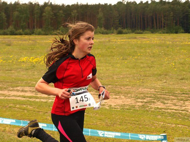 Angelika Haniszewska na finiszu biegu sztafetowego (IV miejsce)