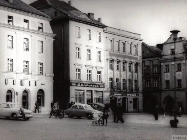 Kamienica w południowo-wschodniej części Rynku, wyburzona w 1974 roku
