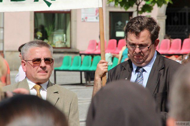 Organizatorzy pikiety: Stanisław Kojder z Klubu Gazety Polskiej i Dariusz Filistyński, radny, pracownik miejskiej spółki