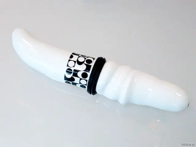 Dildo, biżuteria po(d)ręczna