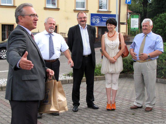 Otwarcie pierwszego kiermaszu rozpoczynającego się Święta Ceramiki było okazją do spotkania się producentów ceramiki z władzami miasta i powiatu