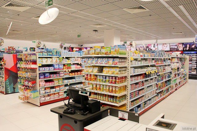 Wnętrze sklepu Rossmann