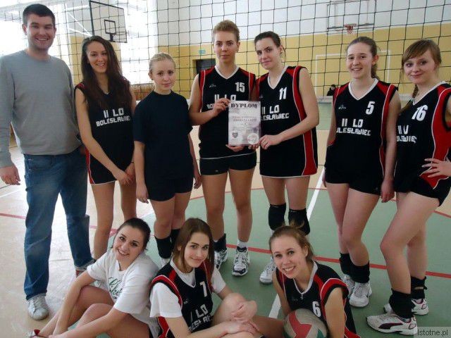 Siatkarki z II LO i Piotr Napiórkowski