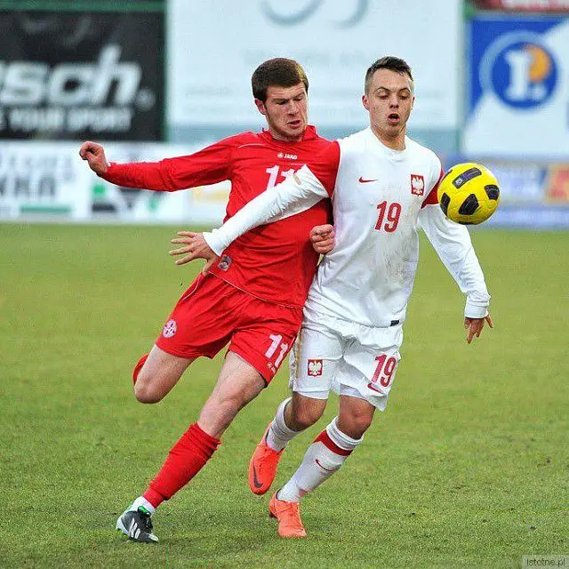 Maciej Szewczyk (z numerem 19 na koszulce)