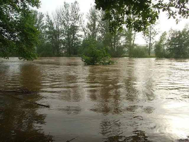 Rzeka Bóbr. 4 czerwca, godzina 18:00.