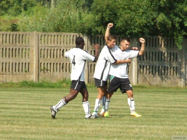 Gola na 2:0 dla BKS zdobył strzałem głową Marek Majka