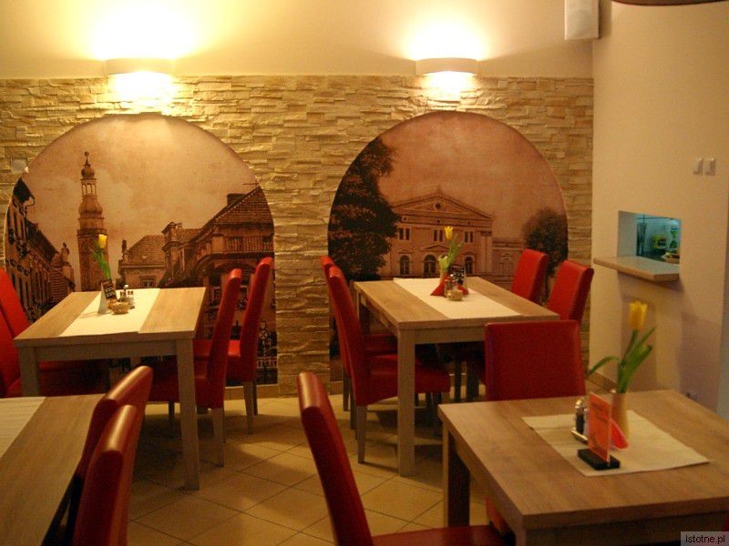 Restauracja Pod Wiaduktem - ul. Dolne Młyny 36