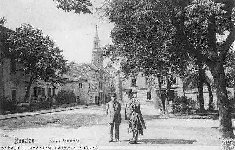 Karta pocztowa z 1908 roku. Po lewej stronie widzimy budynek Muzeum Ceramiki przed przebudową