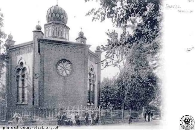 Pocztówka z 1900 roku prezentująca synagogę