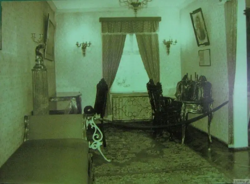 Sala w dawnym Muzeum Kutuzowa w Bolesławcu