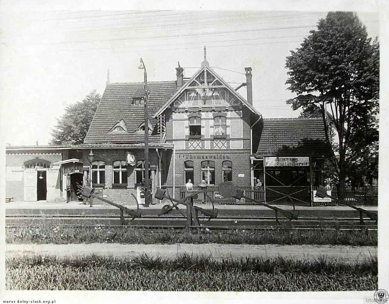Stacja kolejowa w Tomaszowie Bolesławieckim