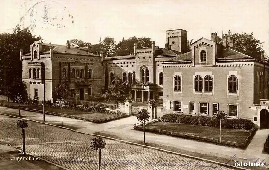 Pałacyk Pücklera w 1926 r., obecnie siedziba PZSiPS