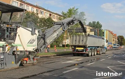 Asfalt z ul. Moniuszki na polepszenie dróg