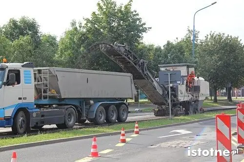 Asfalt z ul. Moniuszki na polepszenie dróg