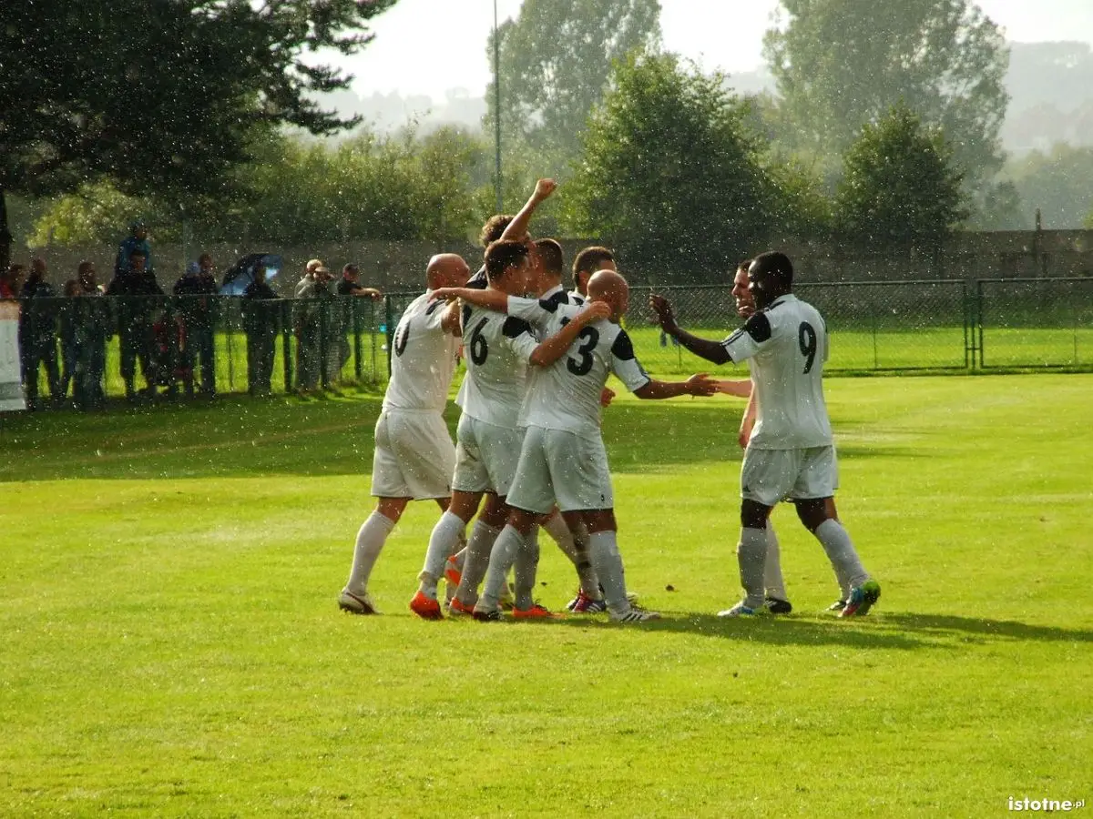 BKS pokonał Włókniarza 5:1