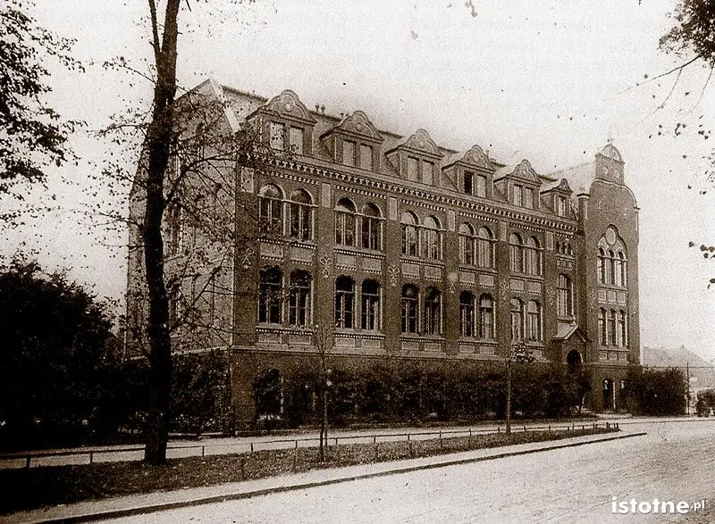 Zawodowa Szkoła Ceramiczna założona w 1897 roku