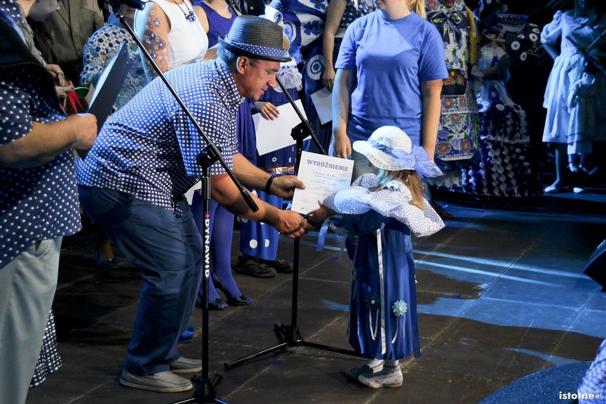 Rozdanie nagród na scenie