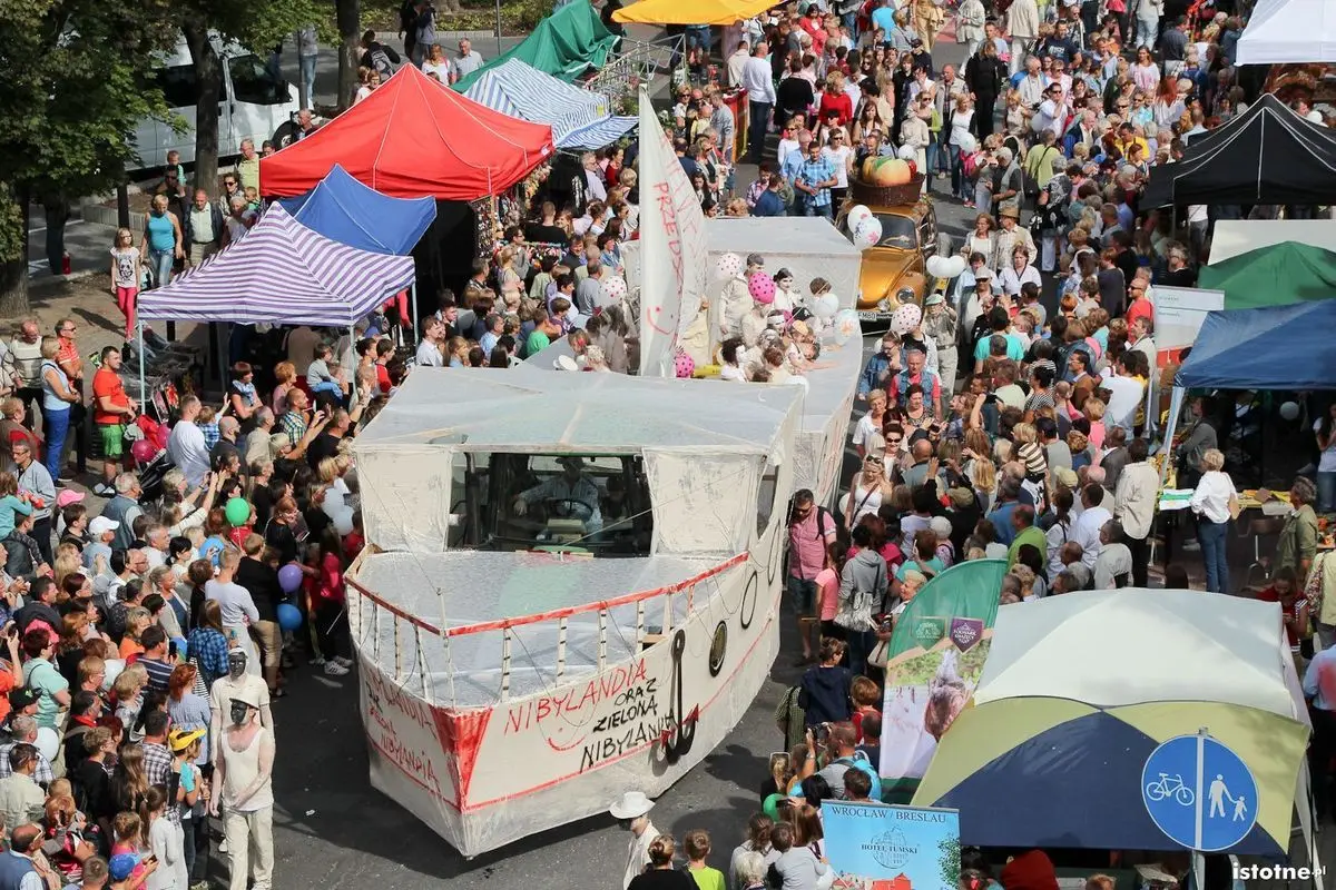 Parada Glinoludów
