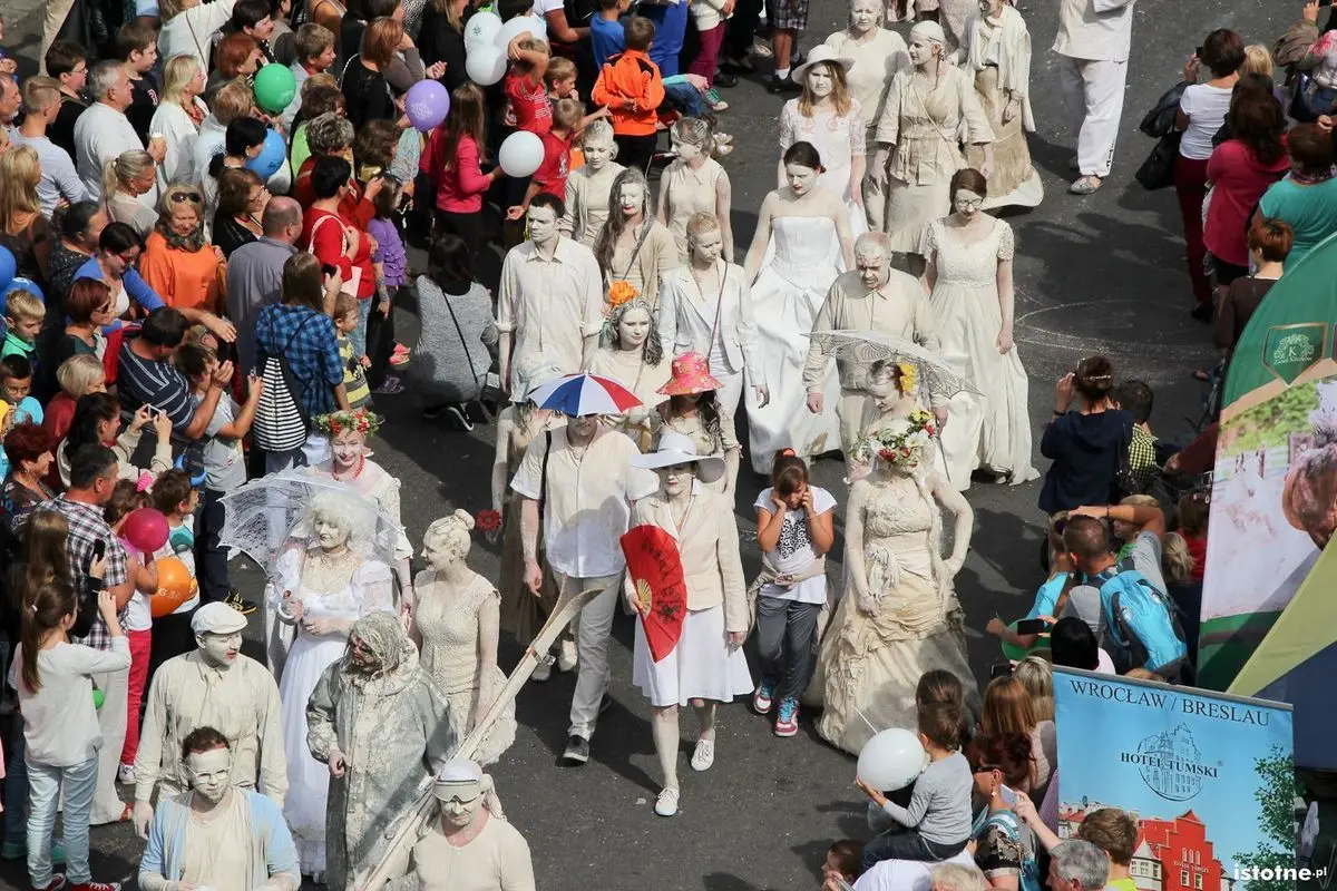 Parada Glinoludów