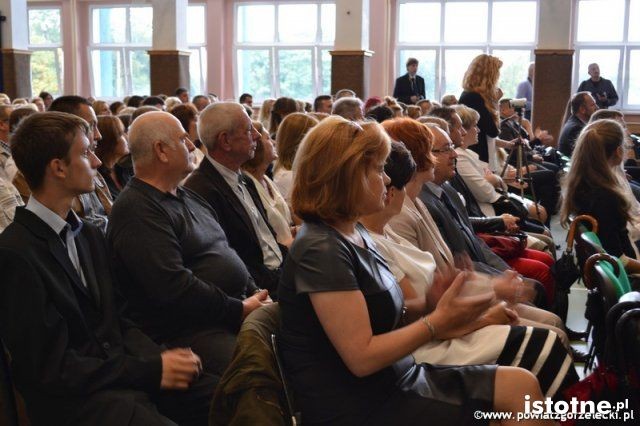 Stypendia i awanse wręczone