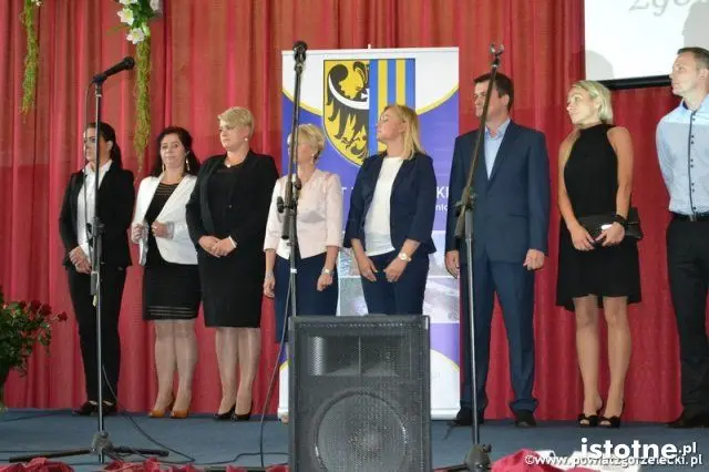 Stypendia i awanse wręczone