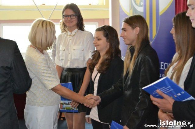 Stypendia i awanse wręczone