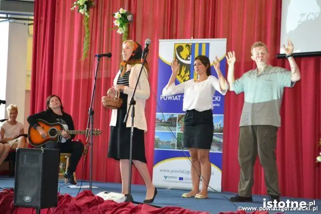 Stypendia i awanse wręczone