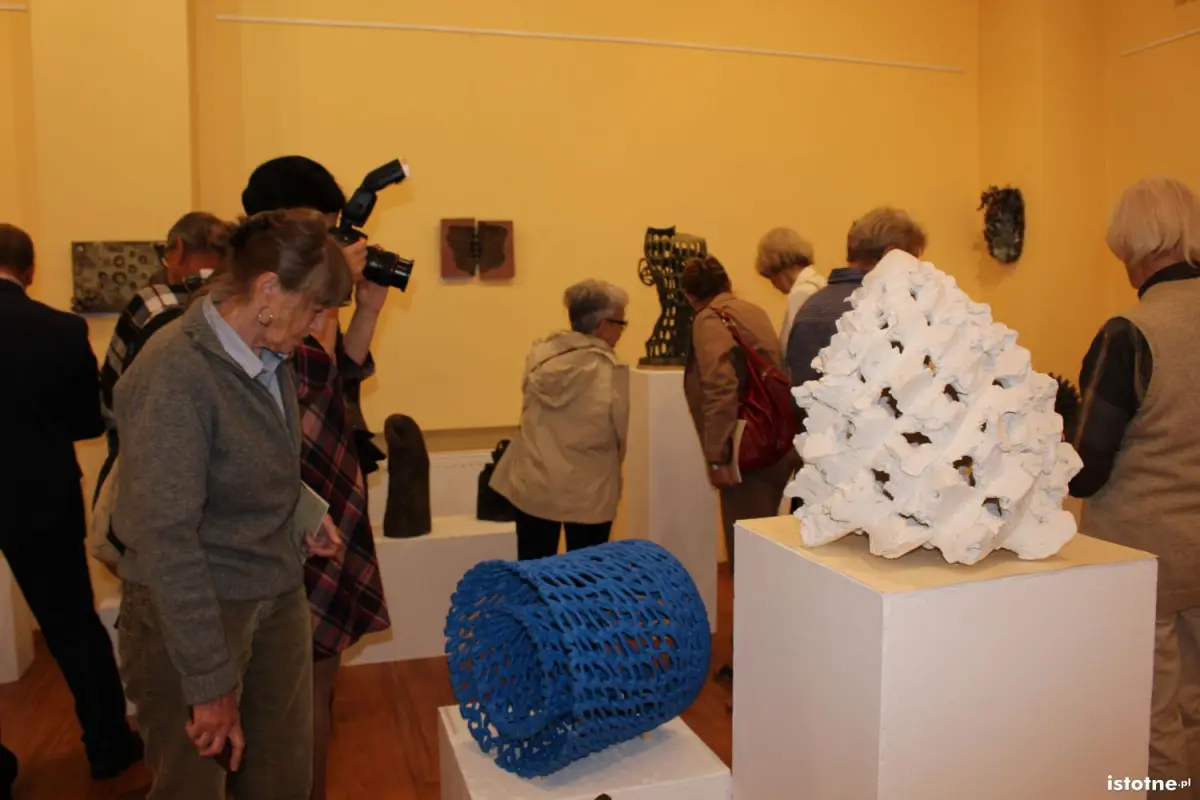 Wernisaż wystawy „50 lat Plenerów Ceramiczno-Rzeźbiarskich w Bolesławcu”