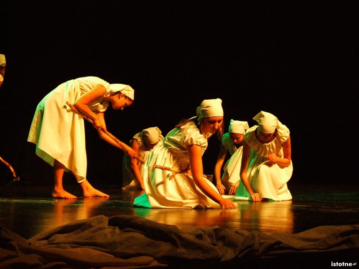 Taneczna opowieść o bolesławieckiej ceramice