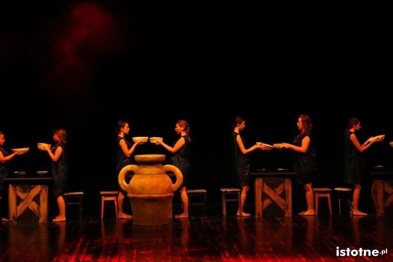 Taneczna opowieść o bolesławieckiej ceramice