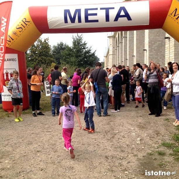 Inauguracja przy ósmym filarze wiaduktu