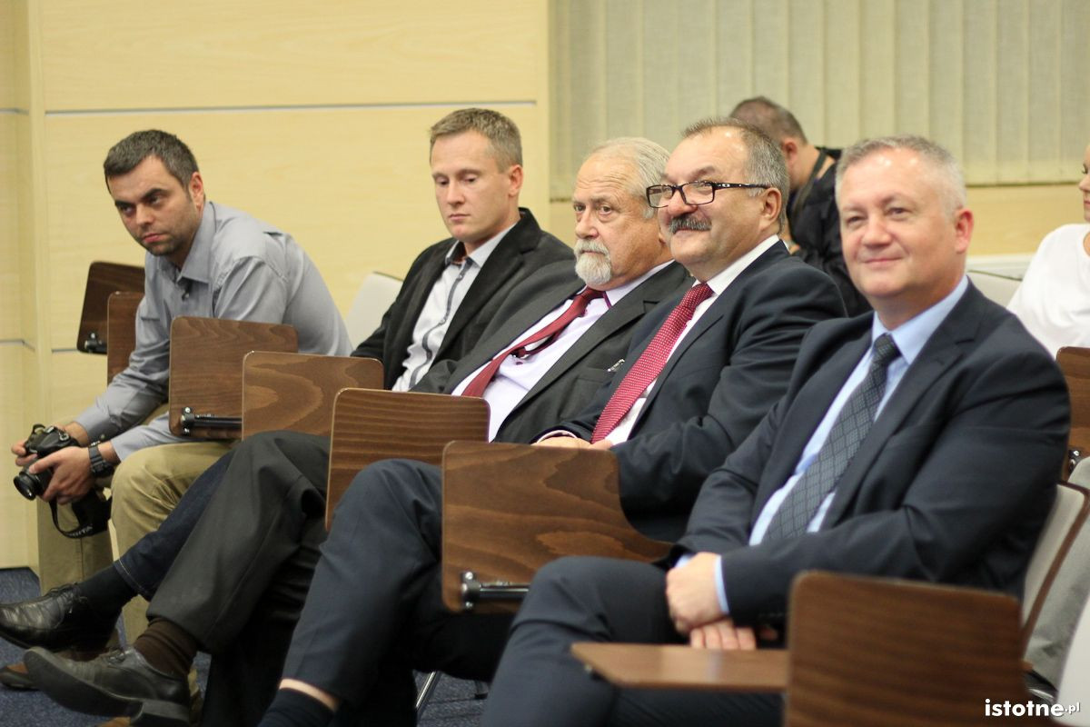 Kandydaci do rady miasta i powiatu z ramienia PSPB