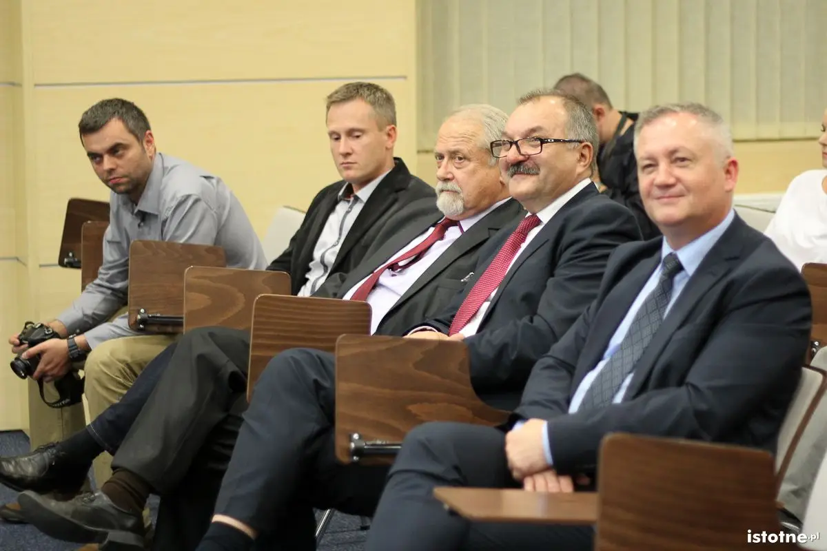 Kandydaci do rady miasta i powiatu z ramienia PSPB