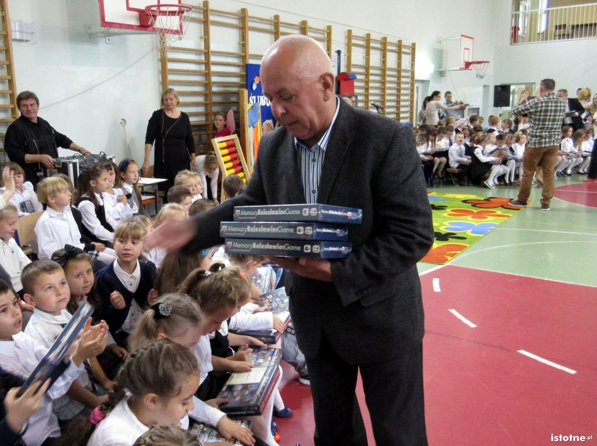 Pasowanie na pierwszaka w szkole podstawowej nr 5