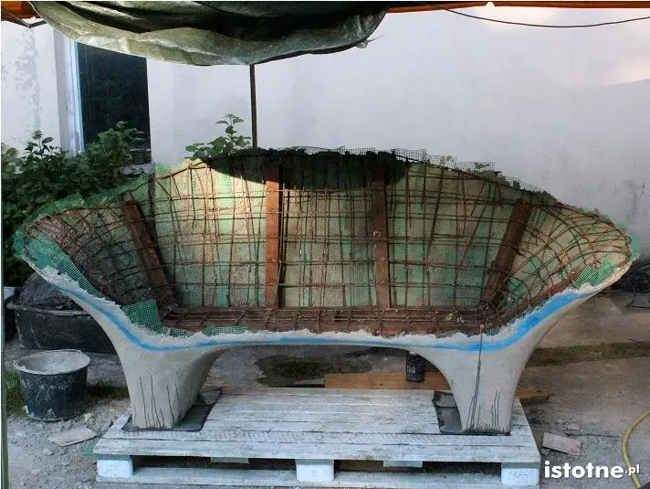 Ceramiczna ławka